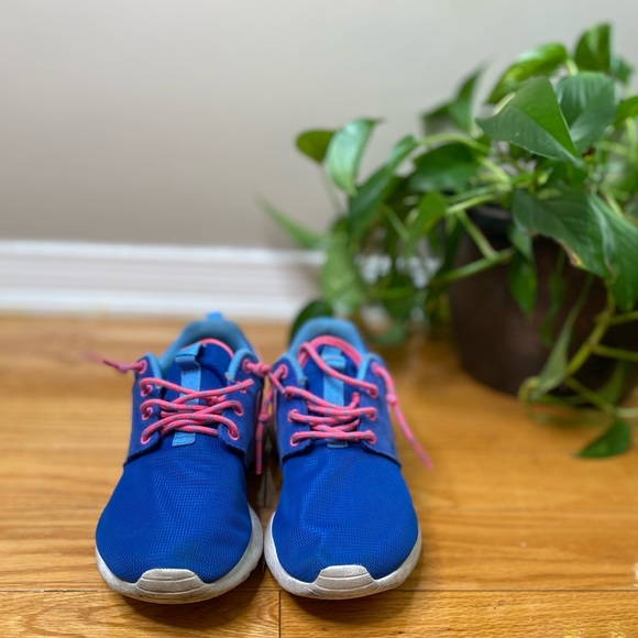 NIKE ROSHE RUNNERS - Picture 2 of 3